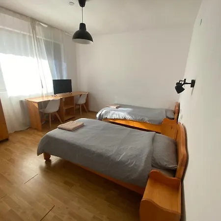 Проживание в семье Travellers Rest *