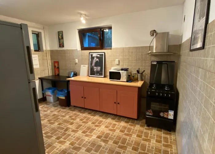 Проживання в сім'ї Travellers Rest *